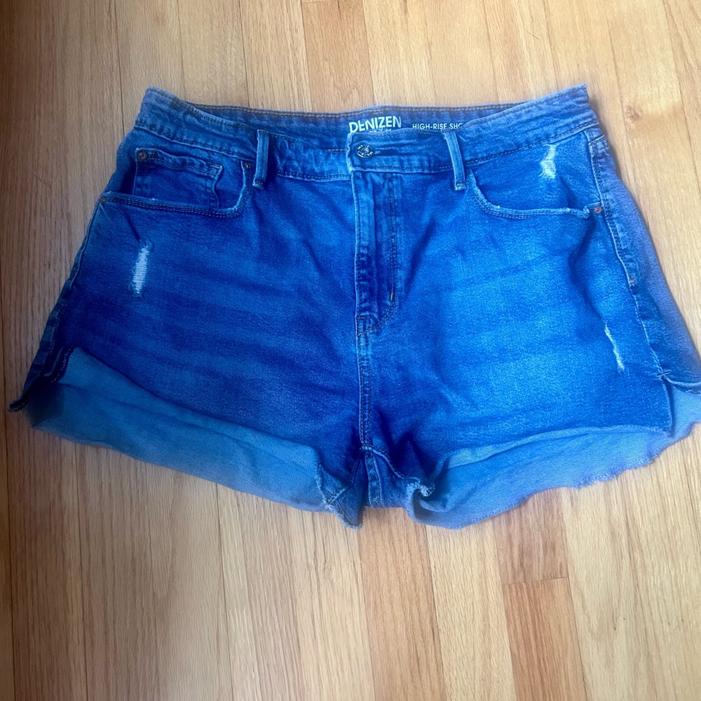Denizen from Levi's Women's Classic Blue Jean Shorts